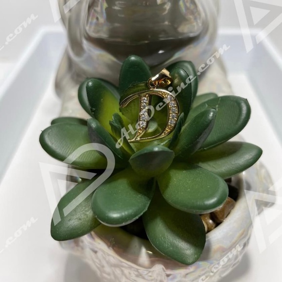 D Initial Pendants (gold plated) - Picture 3 of 9